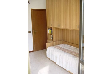 Italia Privát Porlezza, Exteriorul